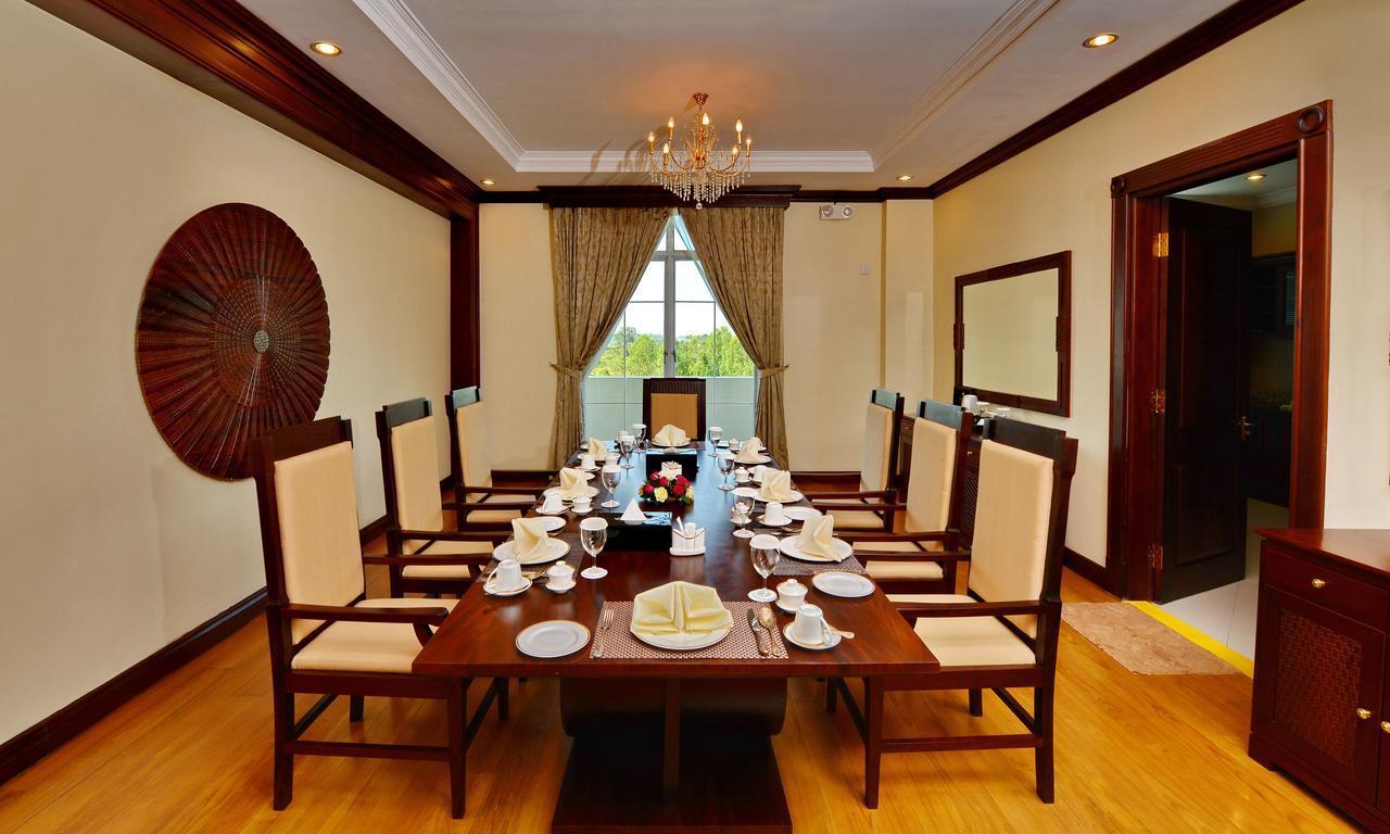 Naypyidaw Aureum Palace Hotel & Resort Nay Pyi Taw מראה חיצוני תמונה